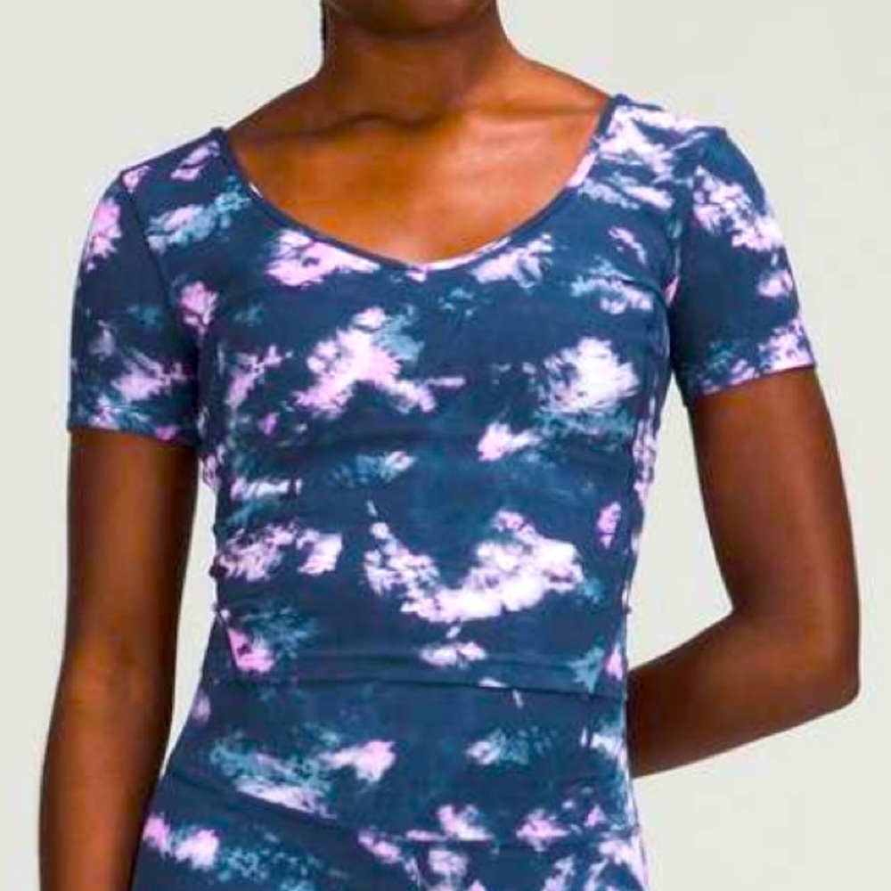 LULULEMON ALIGN TEE NWT SIZE 6